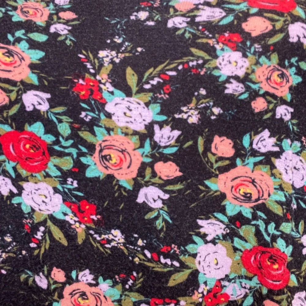 Kirra Floral Black Top with cute back - Picture 2 of 5